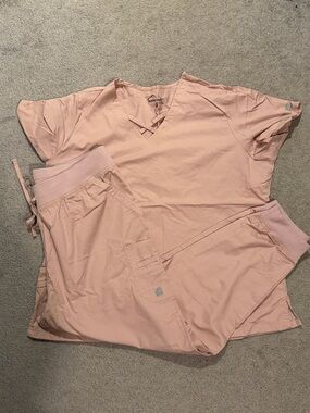UA Butter-Soft Stretch Crisscross V-Neck Scrub Top/Joggers - Blush - XL